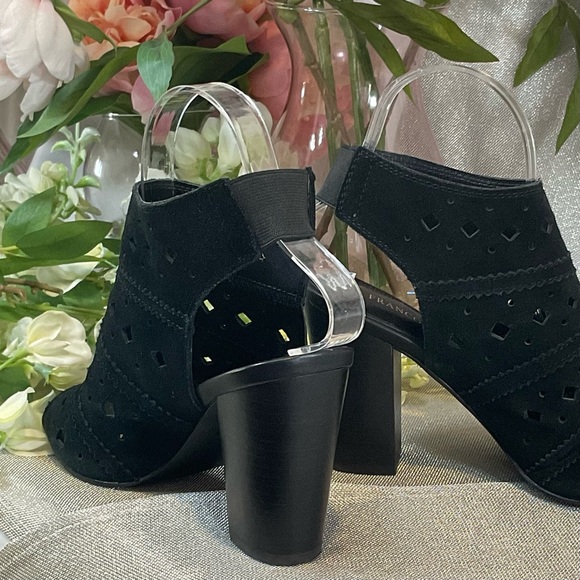 Cutout Charisma: Franco Fortini Black Heeled Booties - Size 7.5 Worn once in Box - Picture 9 of 11